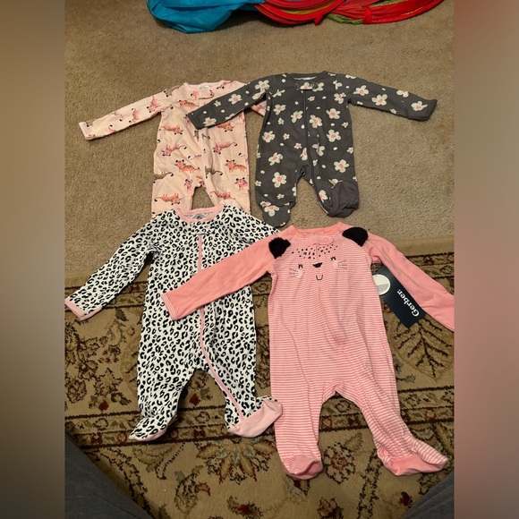 Gerber Other - Newborn girl clothes lot